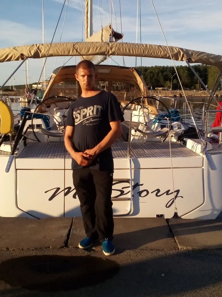  54731582  Artur, 36 ,    