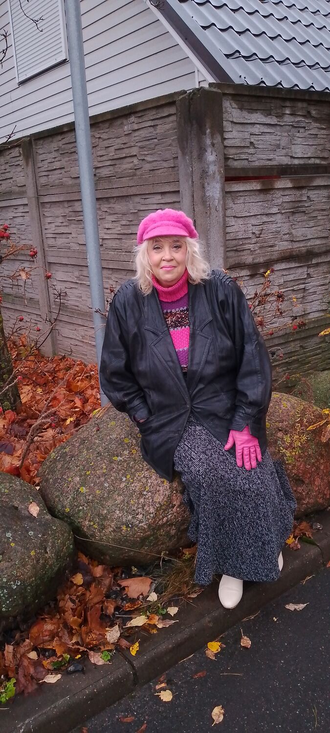  54301352  , 52 ,    -