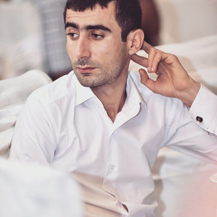  16903122  Igor, 37 ,    