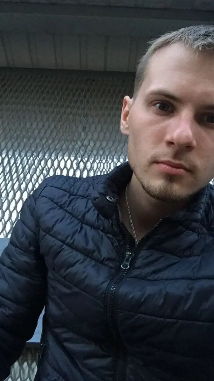  37317132  , 28 ,    