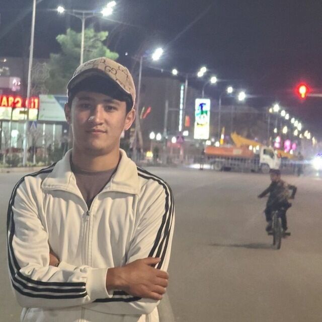  46880832  Ali, 25 ,    