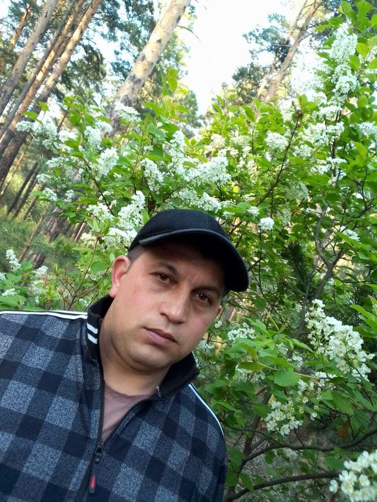  47795012  Azat, 42 ,    