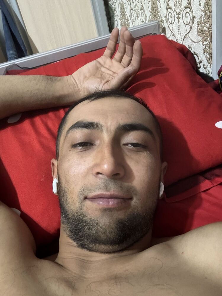  ,   Ali, 33 ,   c 