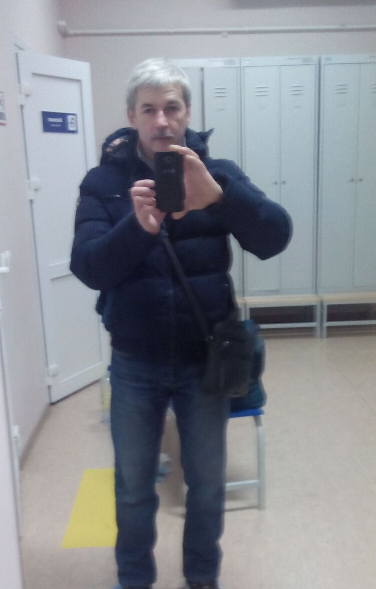  24077652  , 63 ,    
