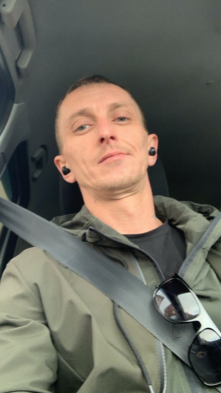  52911762  , 37 ,    
