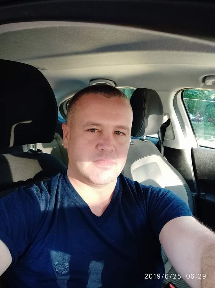  ,   Oleg, 44 ,   ,   