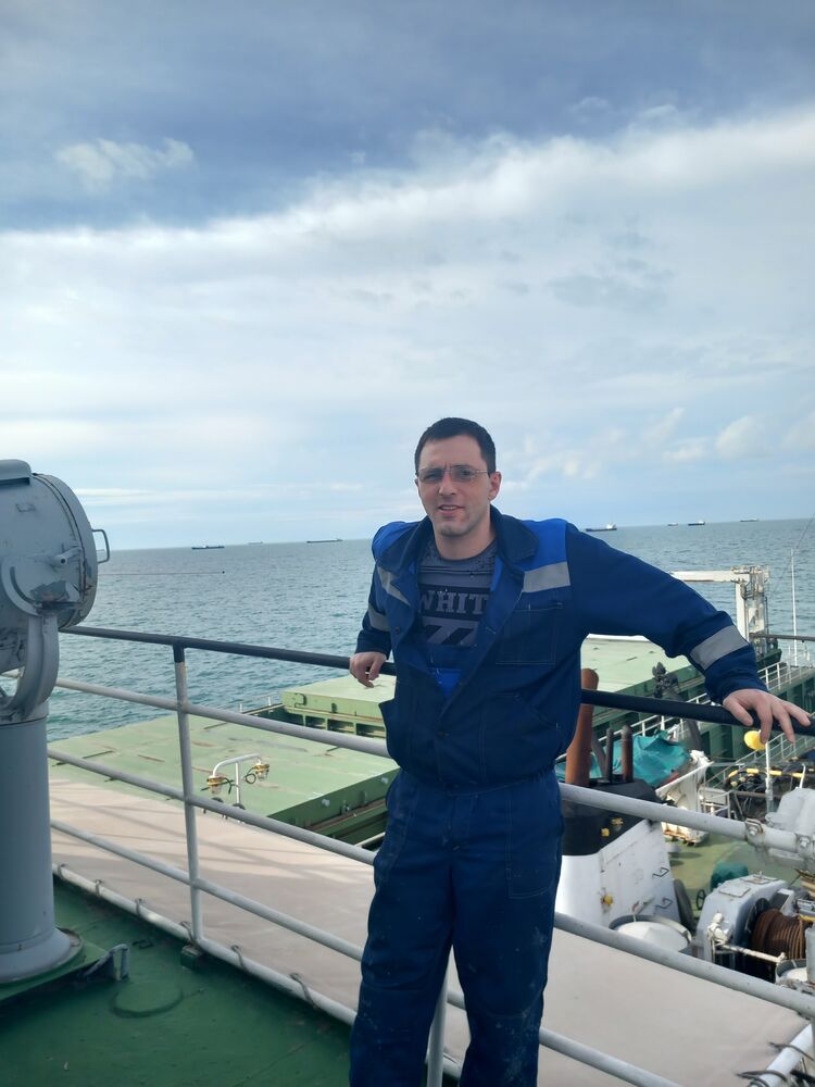  33810892  Kamil, 34 ,    --