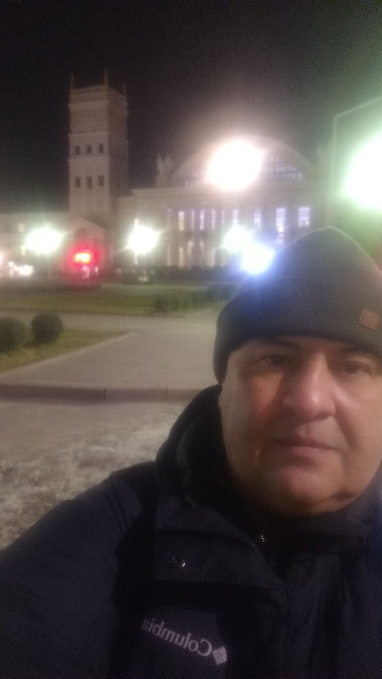  41458222  Mehdi, 49 ,    