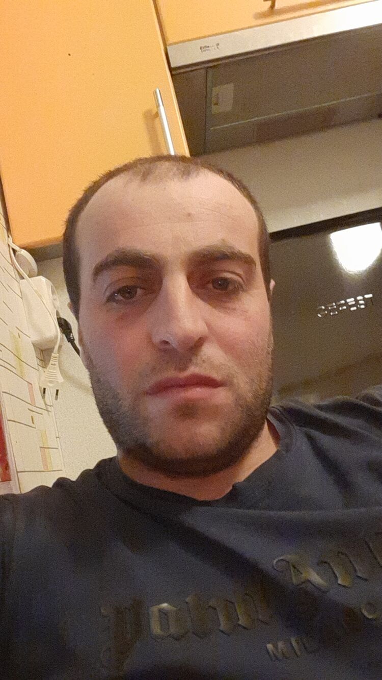  42048942  , 35 ,     