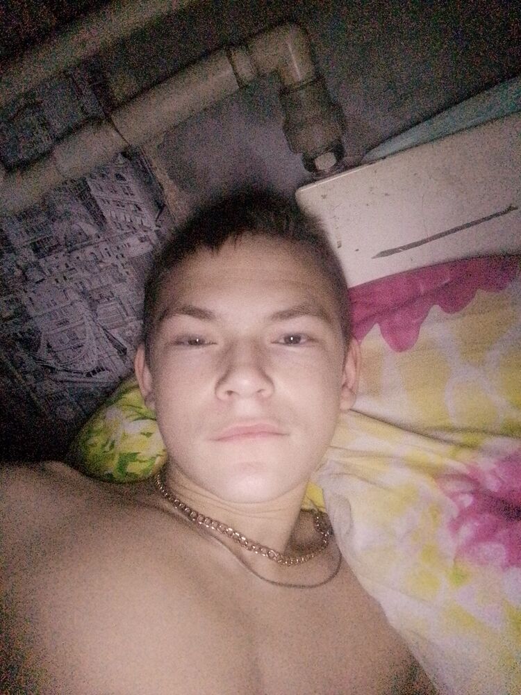  48831772  Kirill, 19 ,    