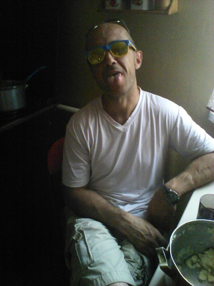  14599802  Ihor, 47 ,    