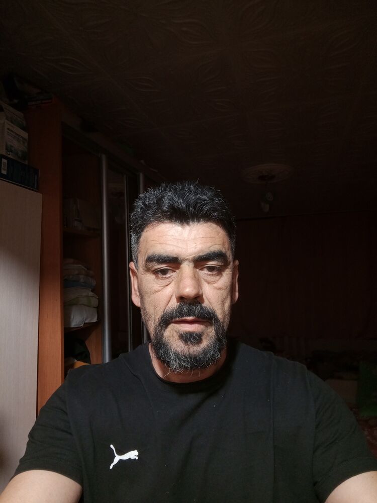  49496422  Ali, 48 ,    