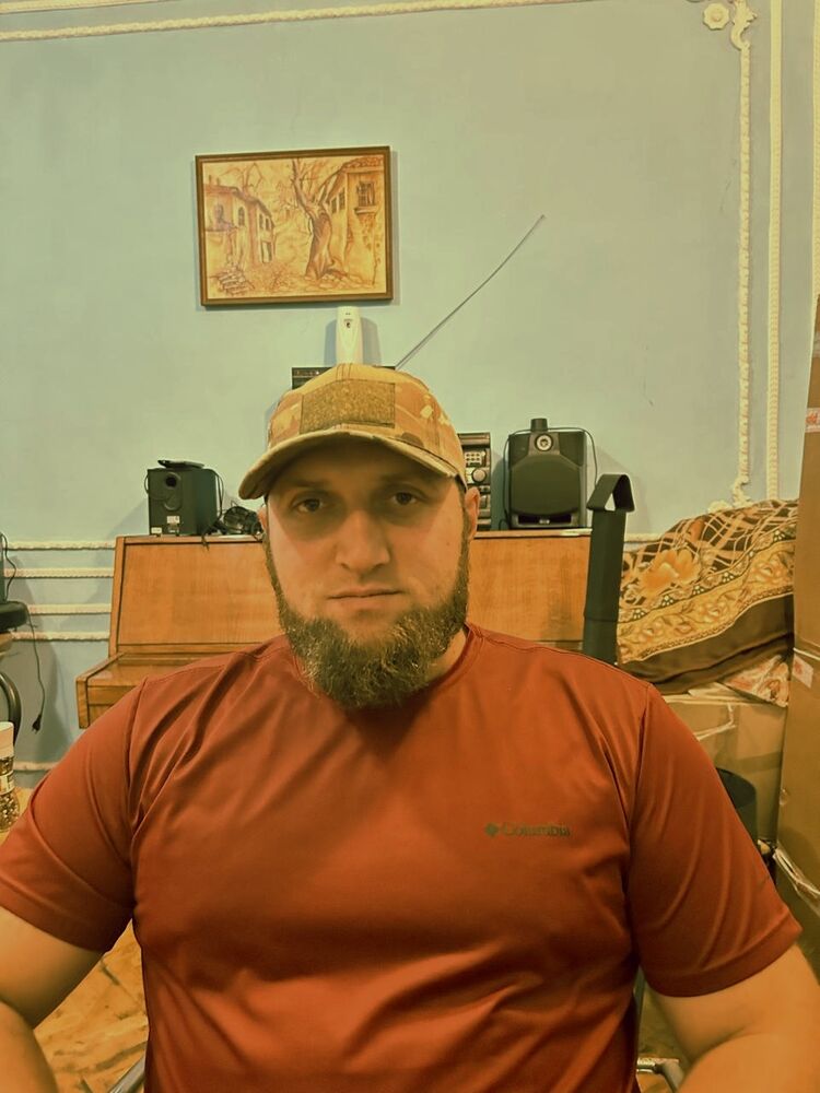  ,   Ali, 40 ,   ,   