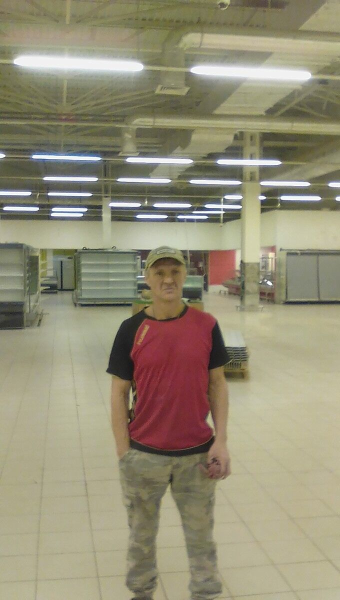  ,   Dima, 52 ,  
