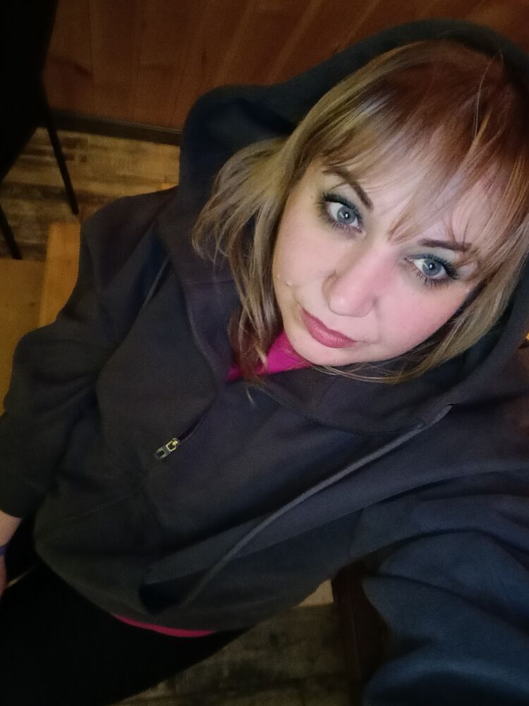  ,   EKATERINA, 37 ,   