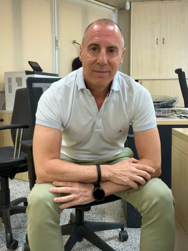 ,   Mark J, 61 ,   ,   