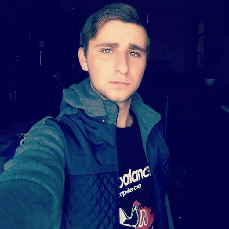  26269182  Alexander, 25 ,    