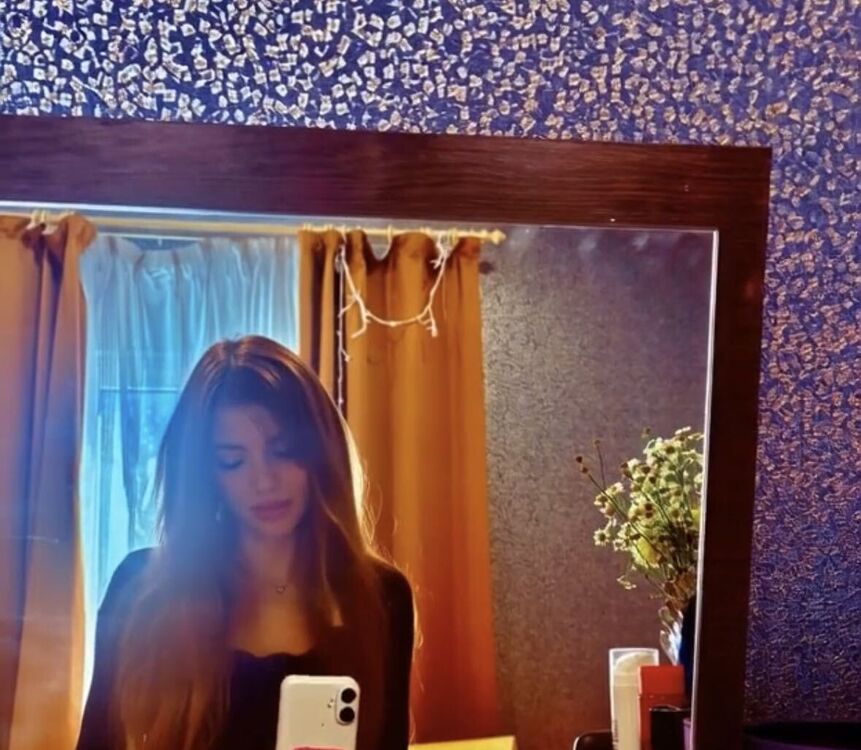  54549712  Nadina, 35 ,    