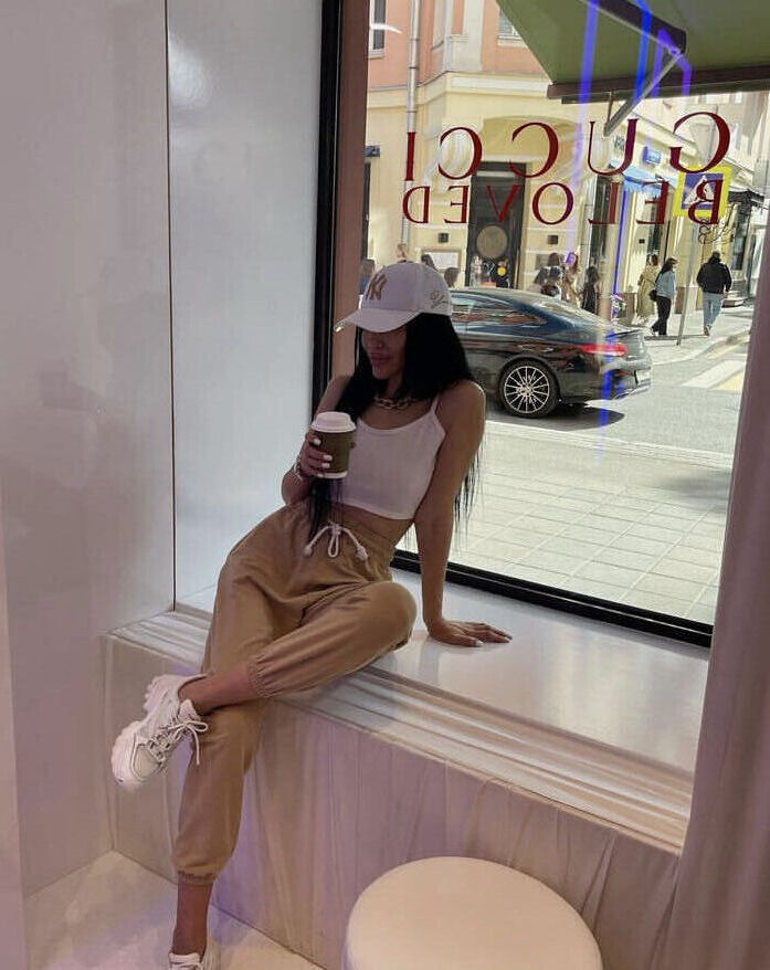  26913812  ARINA, 34 ,    