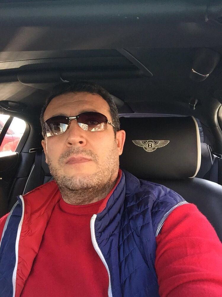  25938132  Murad, 53 ,    