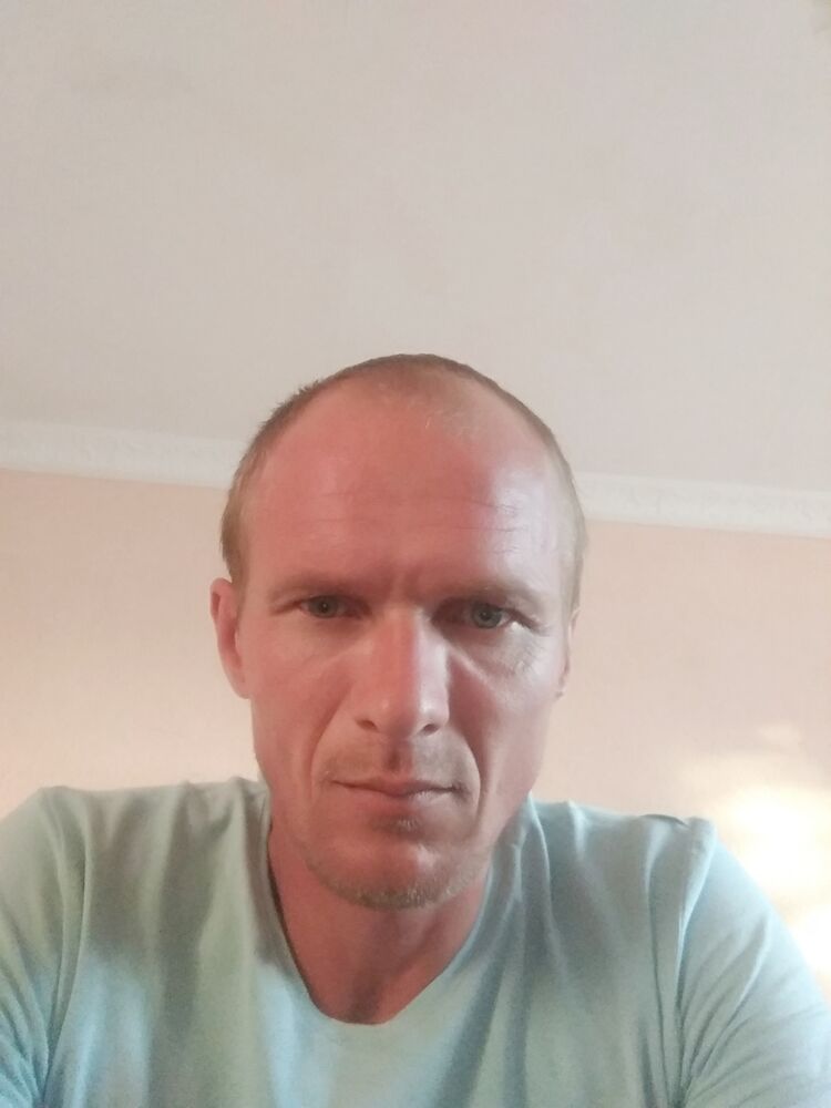  22955972  , 44 ,    