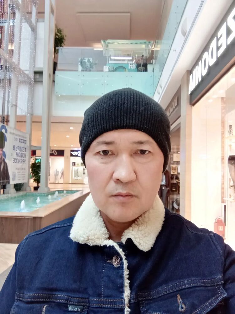  ,   Ruslan, 48 ,   ,   , c , 