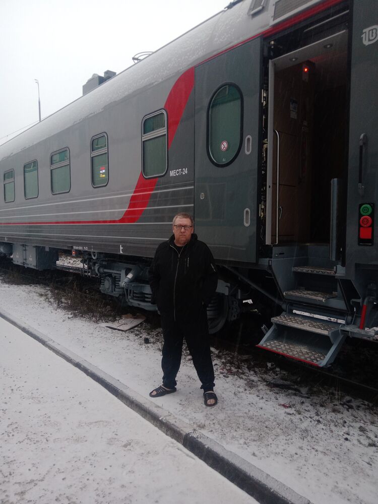  40056212  , 52 ,    