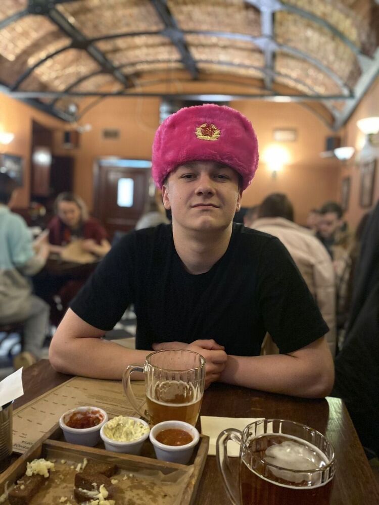  37029222  , 20 ,    -