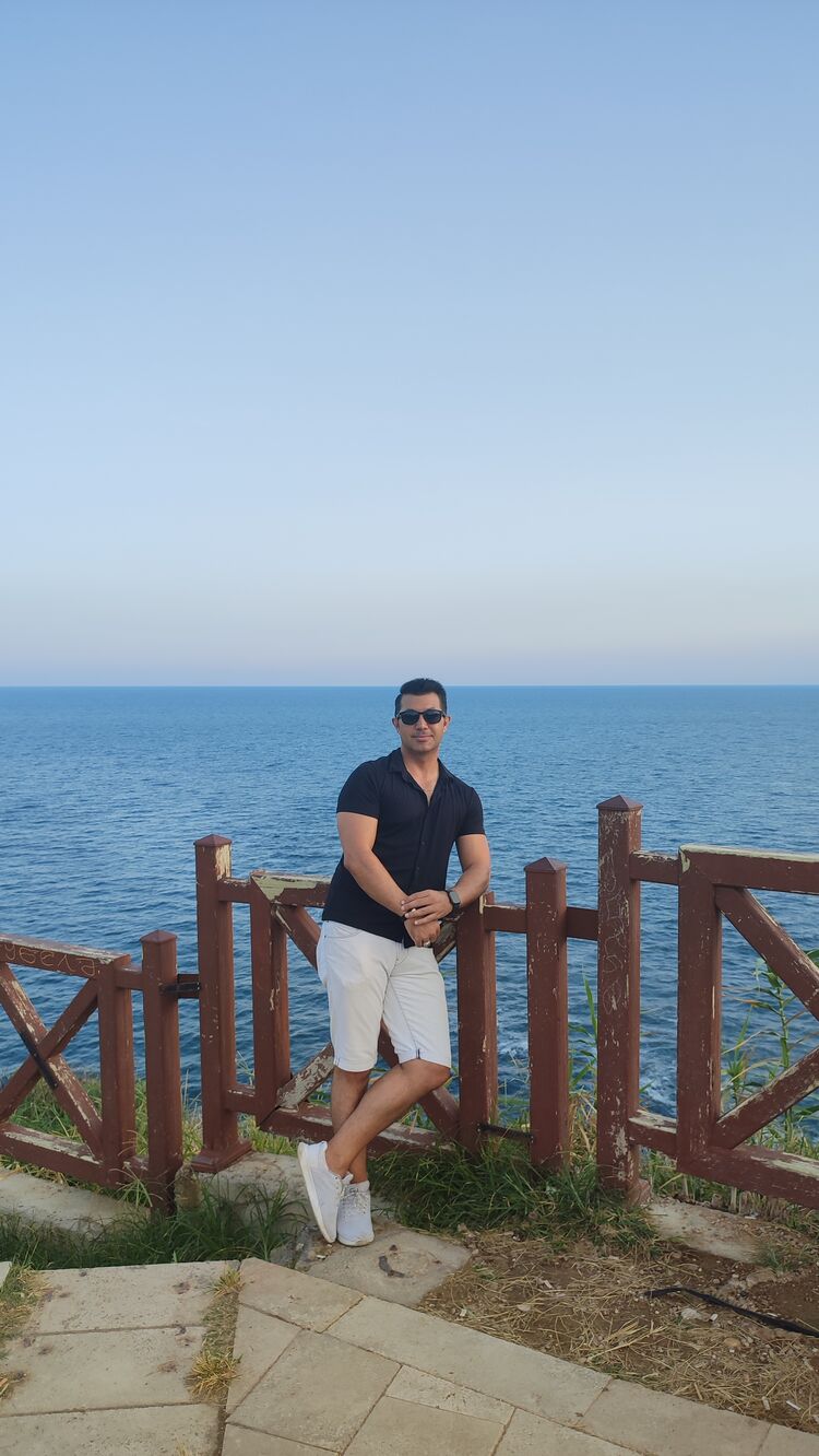  45985332  Adem, 40 ,    