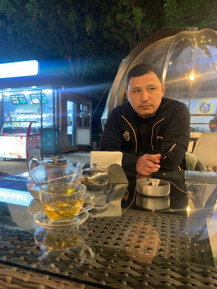  54167042  Shokh, 27 ,    