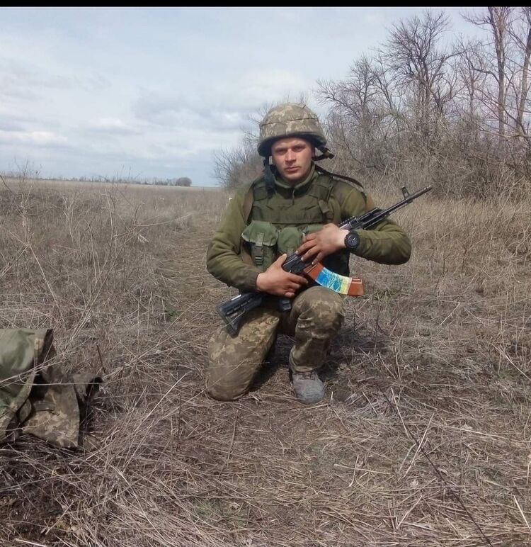  31984702  Ivan, 32 ,    