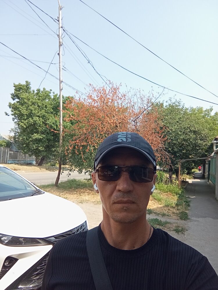  52907672  , 37 ,    