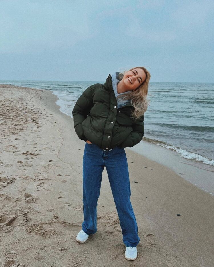  Akaszto,   , 25 ,   ,   