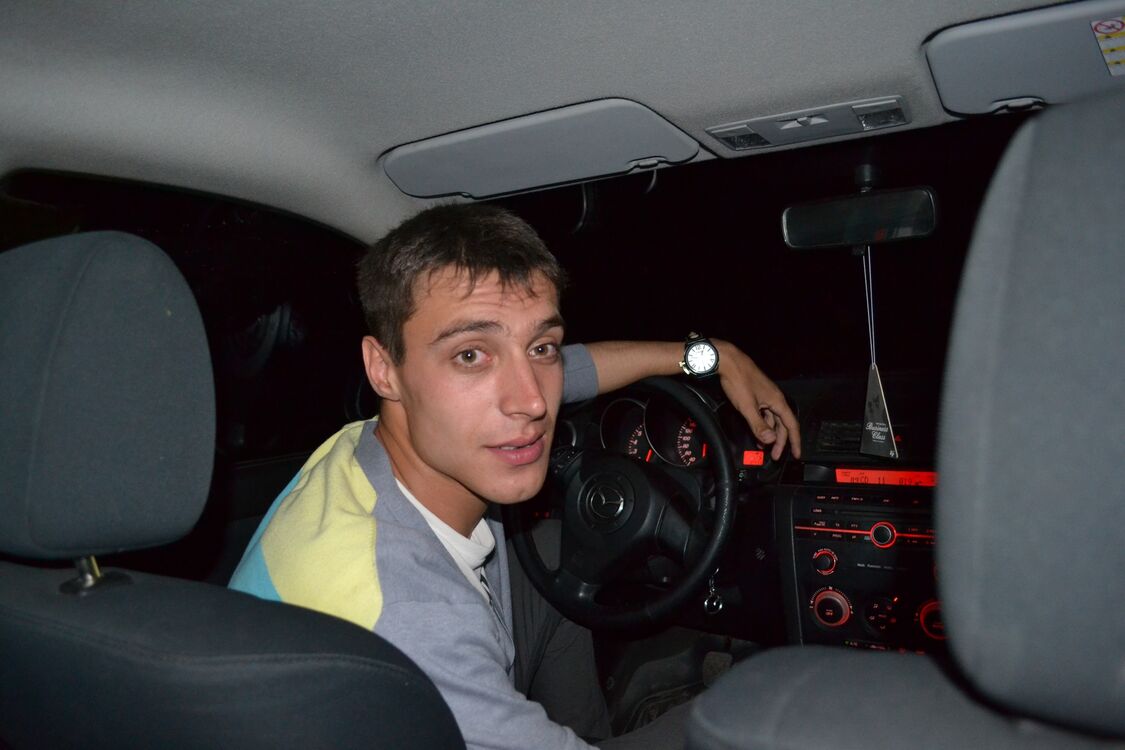  26930662  Nikola, 37 ,    