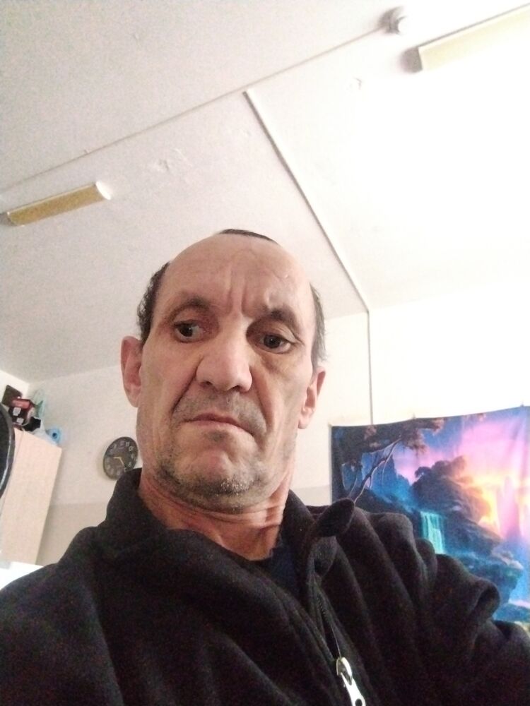  48028522  , 28 ,    