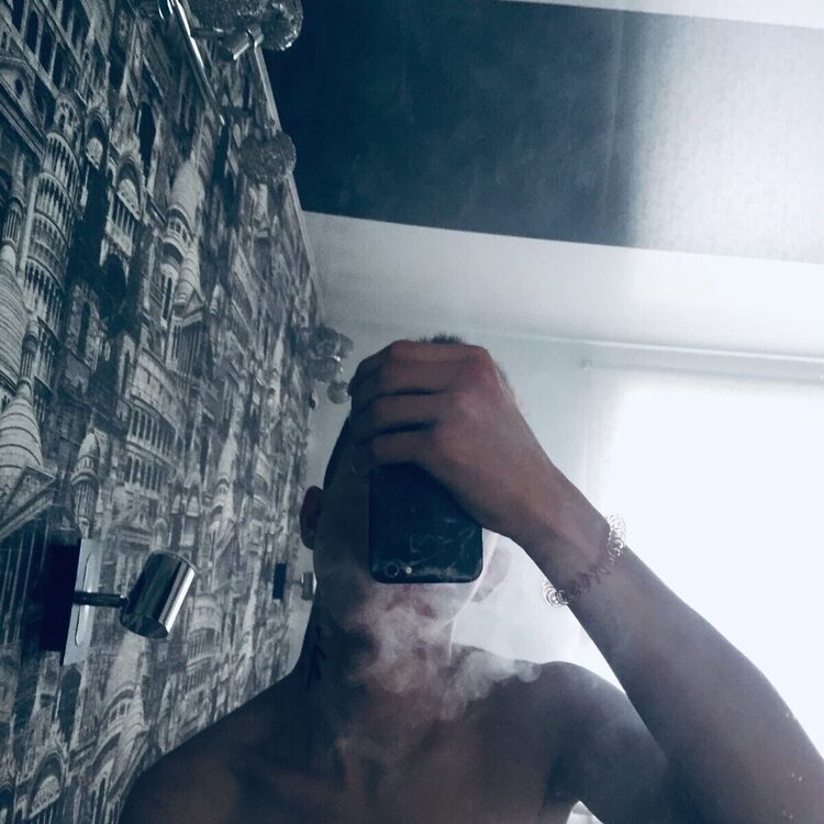  21175342  Bogdan, 29 ,    Kety