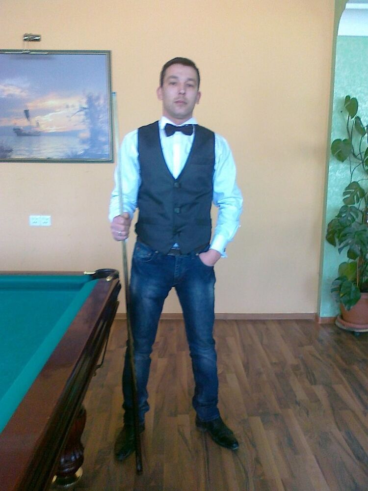  4304972  Ruslan, 41 ,    