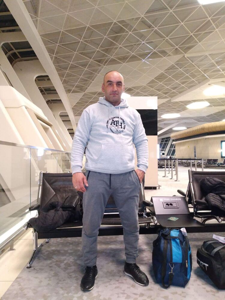  44262532  Sahin, 47 ,    