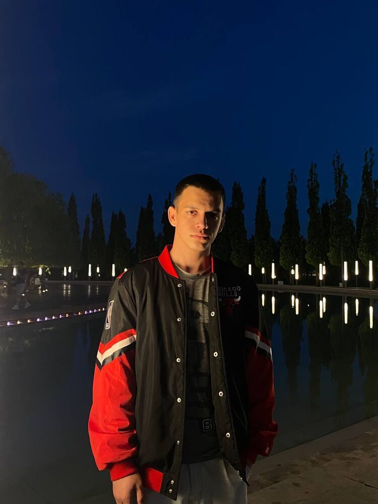  27913332  Gennady, 22 ,    