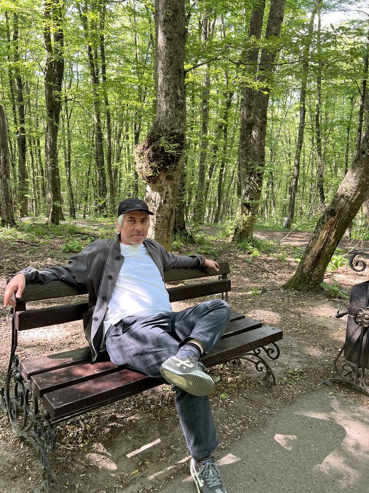  53915392  Hamzat, 48 ,    