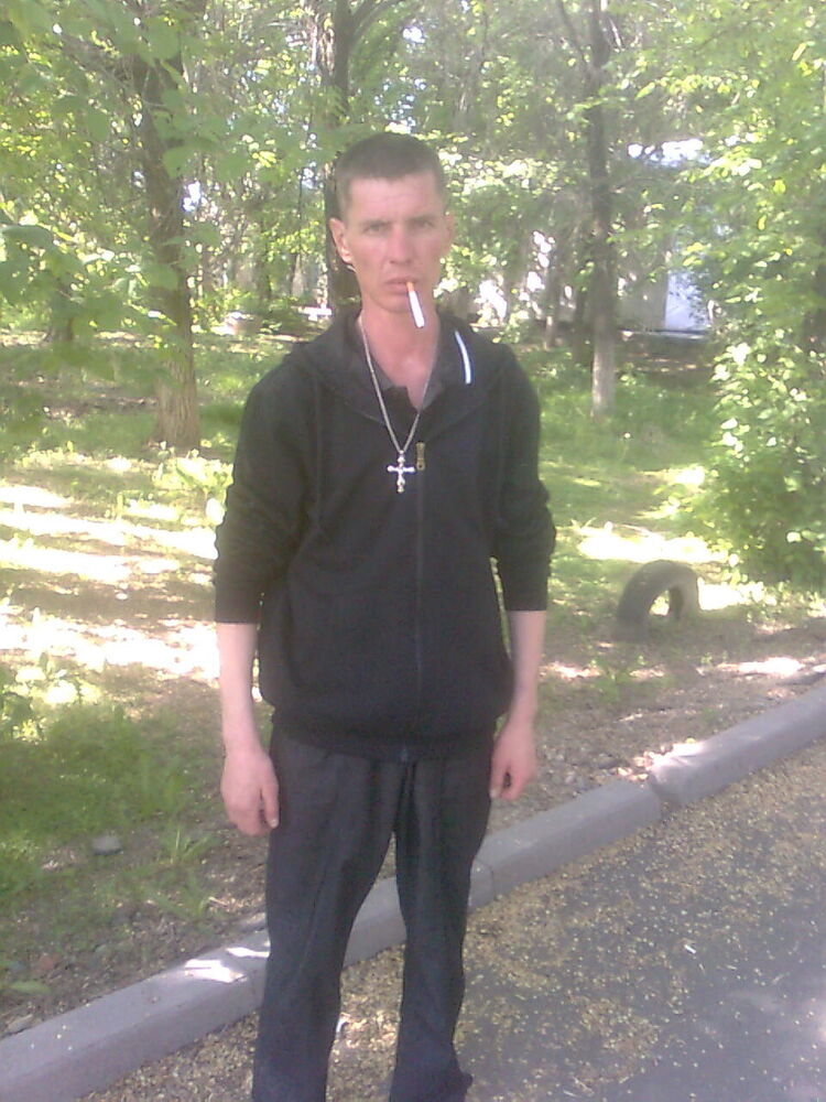  5316562  Viktor, 46 ,    