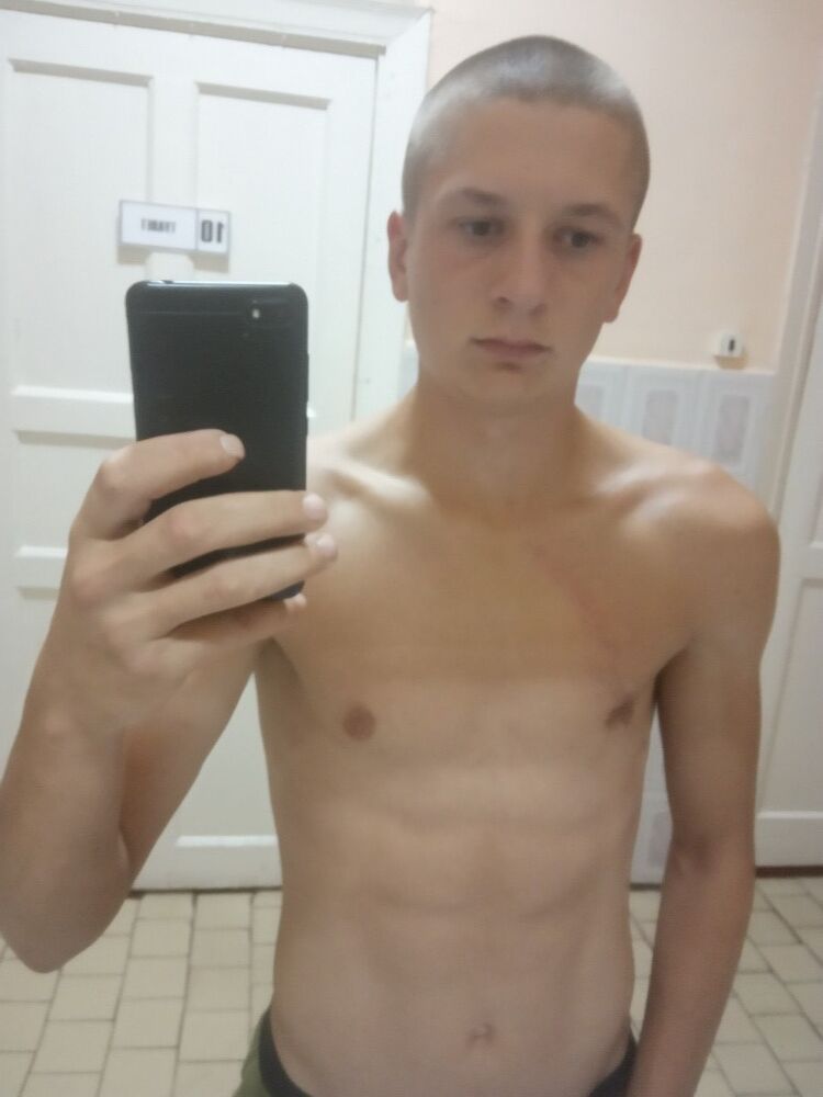  17775652  Dmytro, 26 ,    