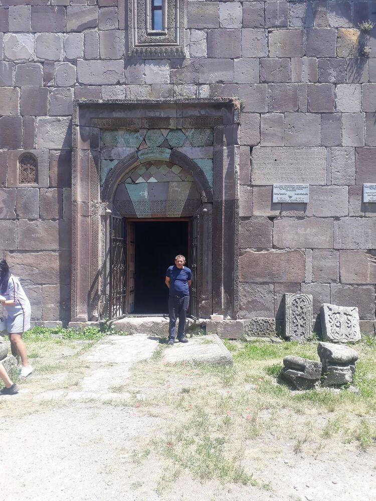  43963432  Vardan, 59 ,    