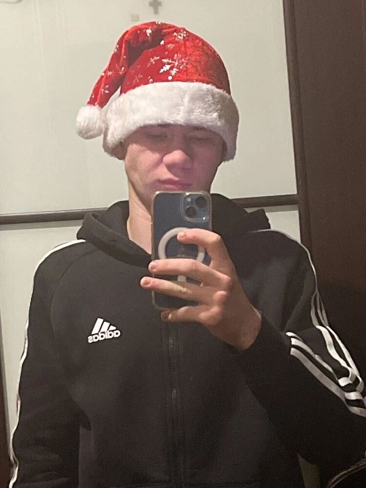  49518992  Danya, 20 ,    