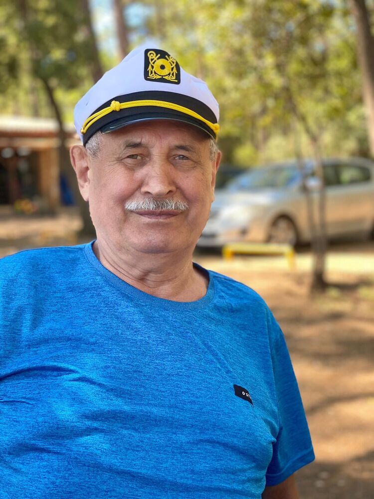  ,   Vadim, 76 ,   