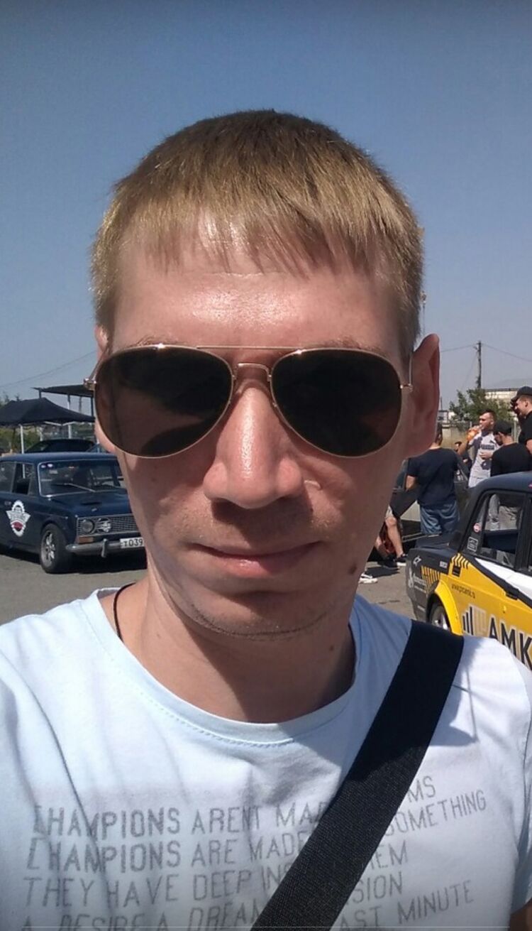  52636972  , 37 ,    --