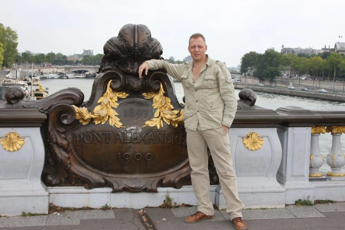  43488112  Alex, 56 ,    