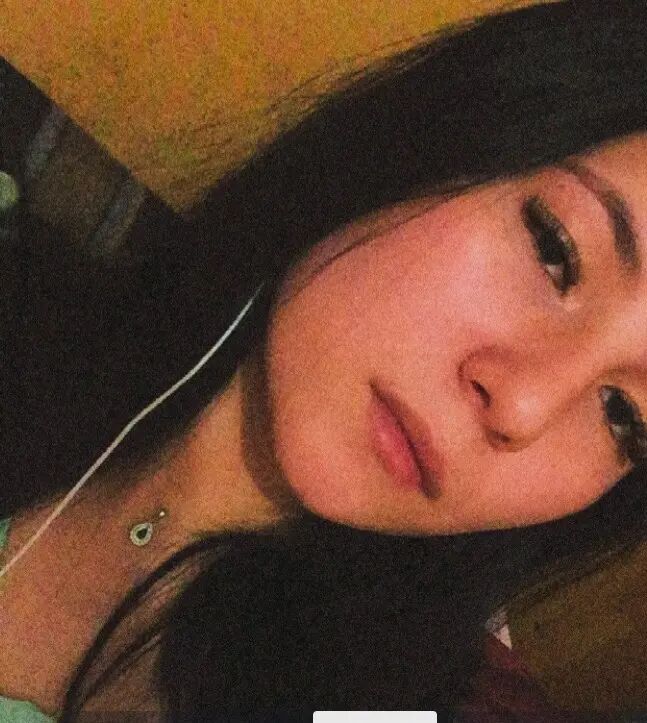  ,   Nadia, 21 ,   