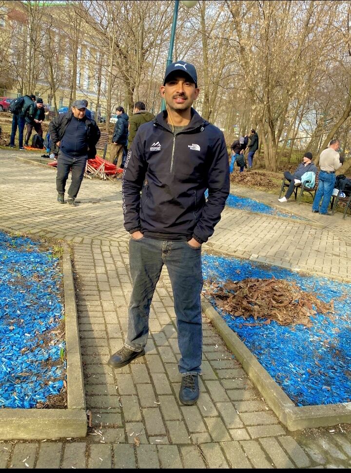  43159782  Sahil, 27 ,    