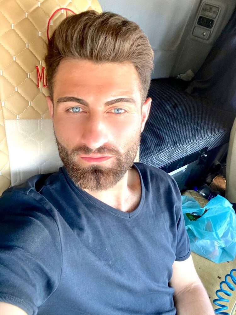  53492482  Mehmet, 28 ,    Cookham